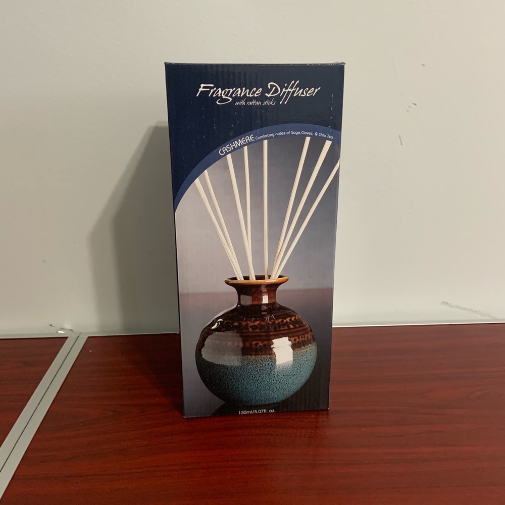 Brand New Ceramic Oil Diffuser Set- Cashmere